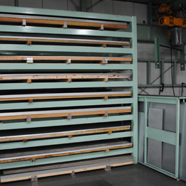 亜鉛鉄板・ステンレスなど多種類の鉄板を所有・対応可能！